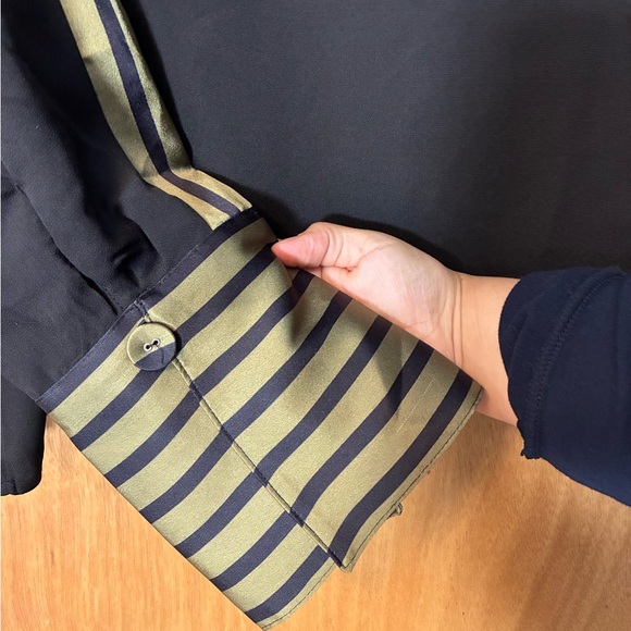 NWT VINCE CAMUTO Boat Neck Extended Cuff Shirt Blouse Black Stripe Size Large - Picture 9 of 10